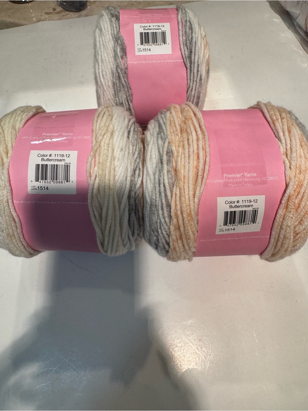 Premier Sweet Roll Frostie Yarn - White, Gray, Peach. Lot of 3 - Picture 3 of 3